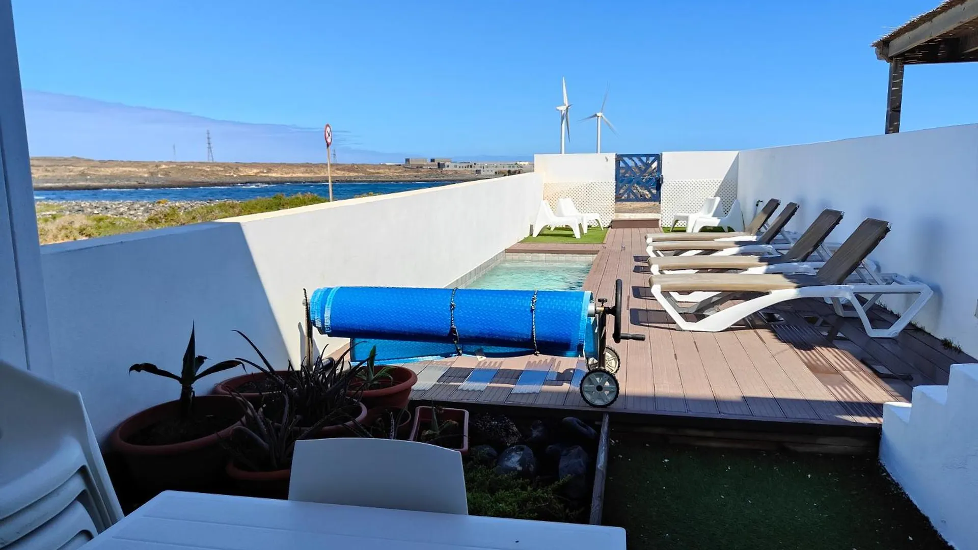 Holiday home Blue Breeze House With Pool Facing Sea Villa Corralejo Spain